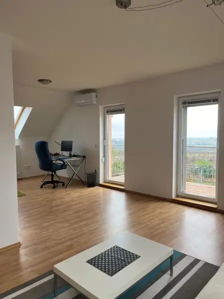 +++ Charmantes Einfamilienhaus in Fertőrákos – mit traumhaftem Garten, Seeblick und Yachthafen-Nähe +++