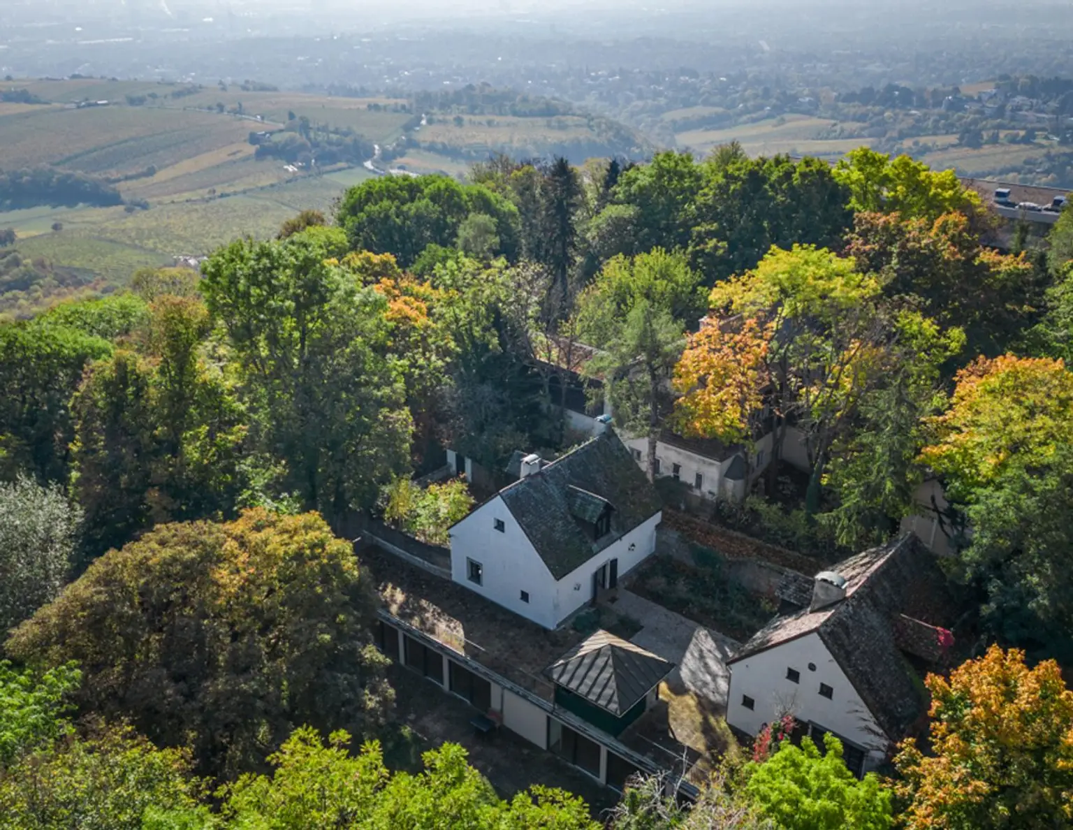 Liebe zur Nostalgie: Historische Villa am Kahlenberg mit Blick über Wien