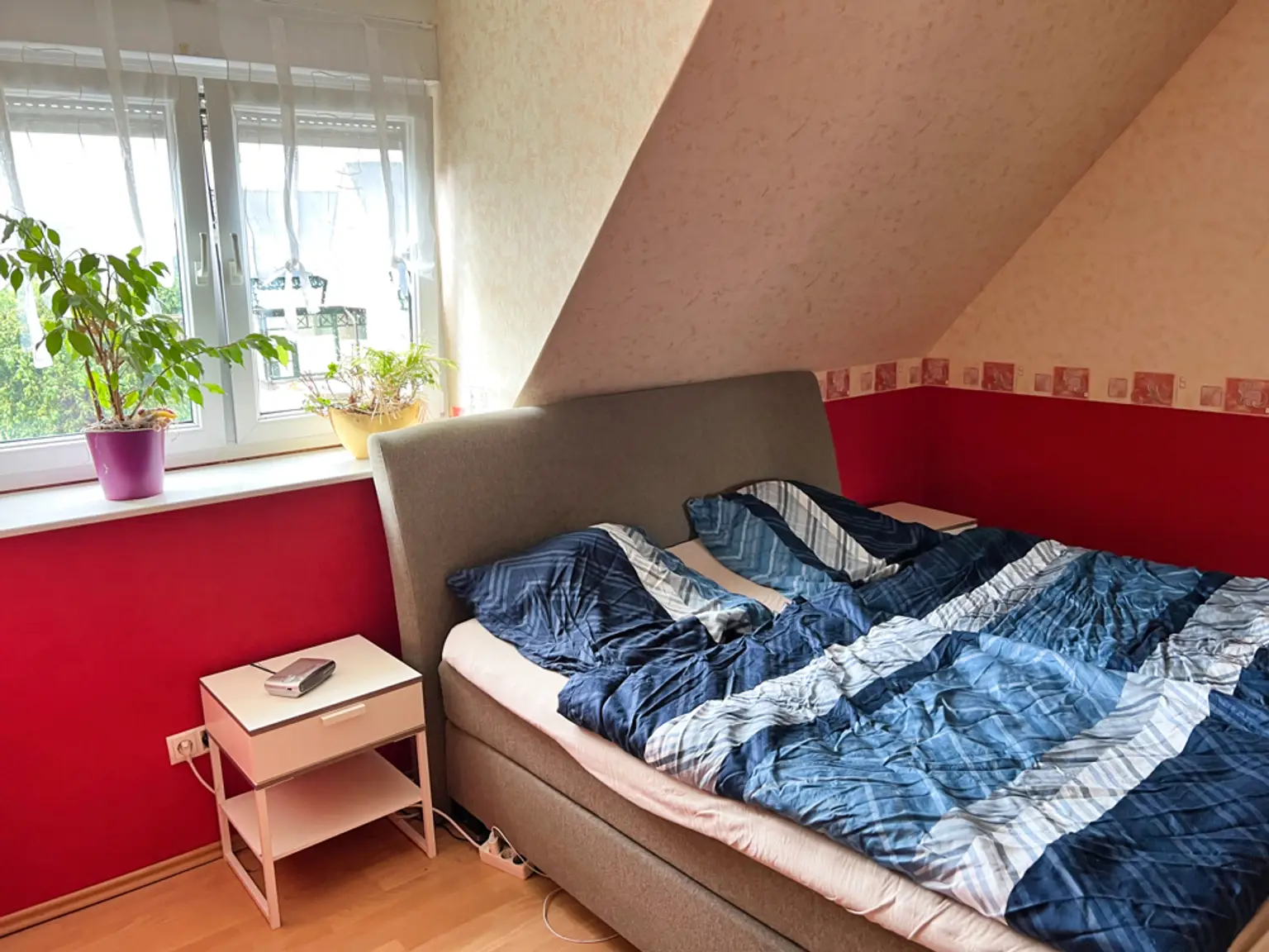 Alle unter einem Dach! Einfamilienhaus mit Einliegerwohnung & viel Platz!