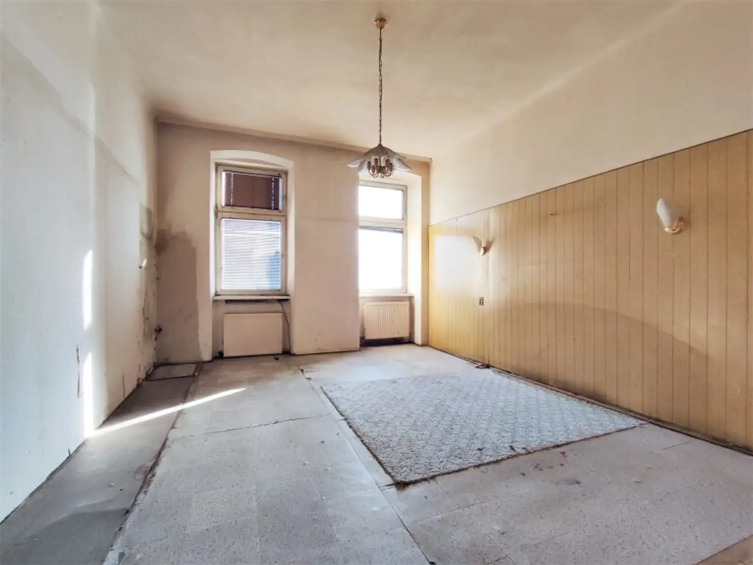 BESTE VERKEHRSANBINDUNG - Sanierungsbedürftiger Altbau
