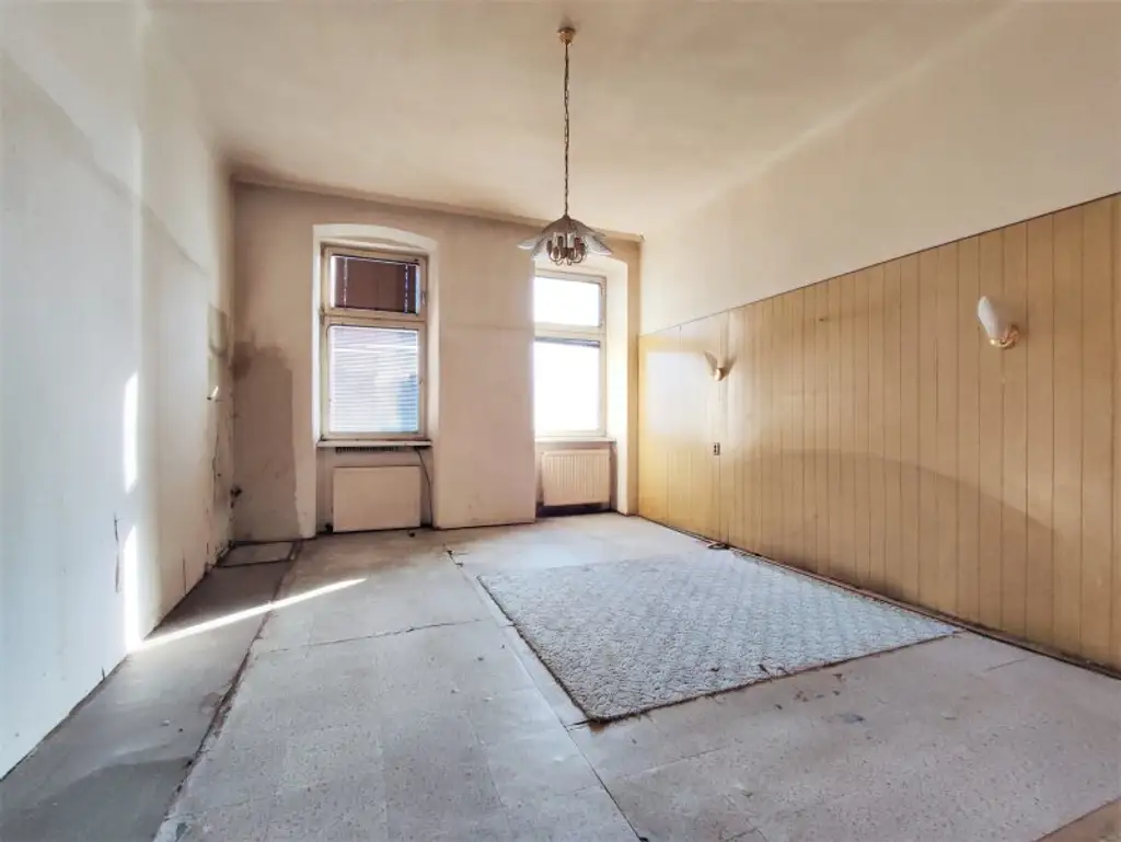 BESTE VERKEHRSANBINDUNG - Sanierungsbedürftiger Altbau