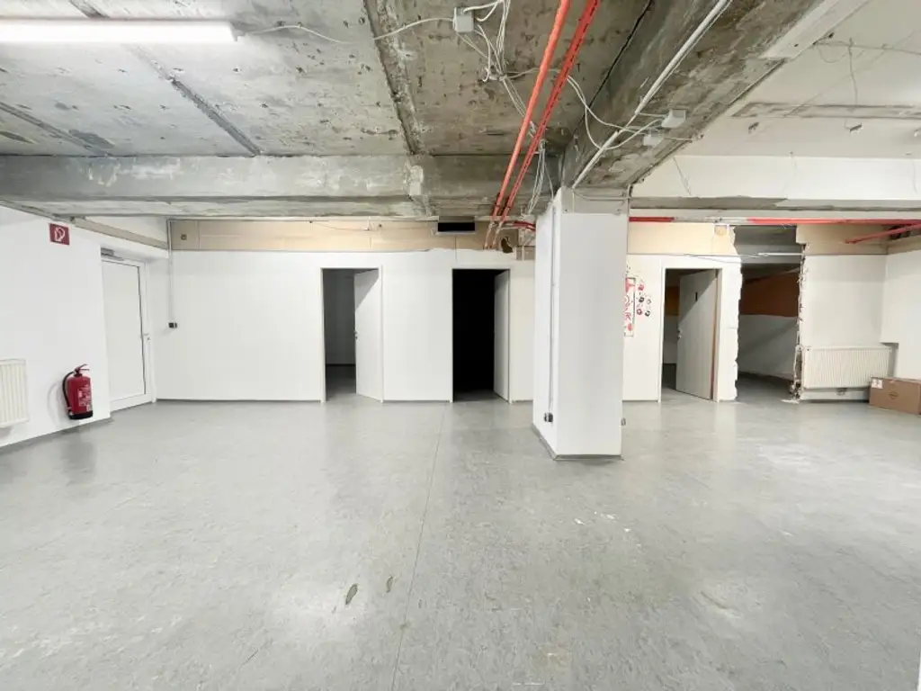 Ordination/Geschäftslokal oder Büro mit Souterrain in TOP FREQUENZLAGE!