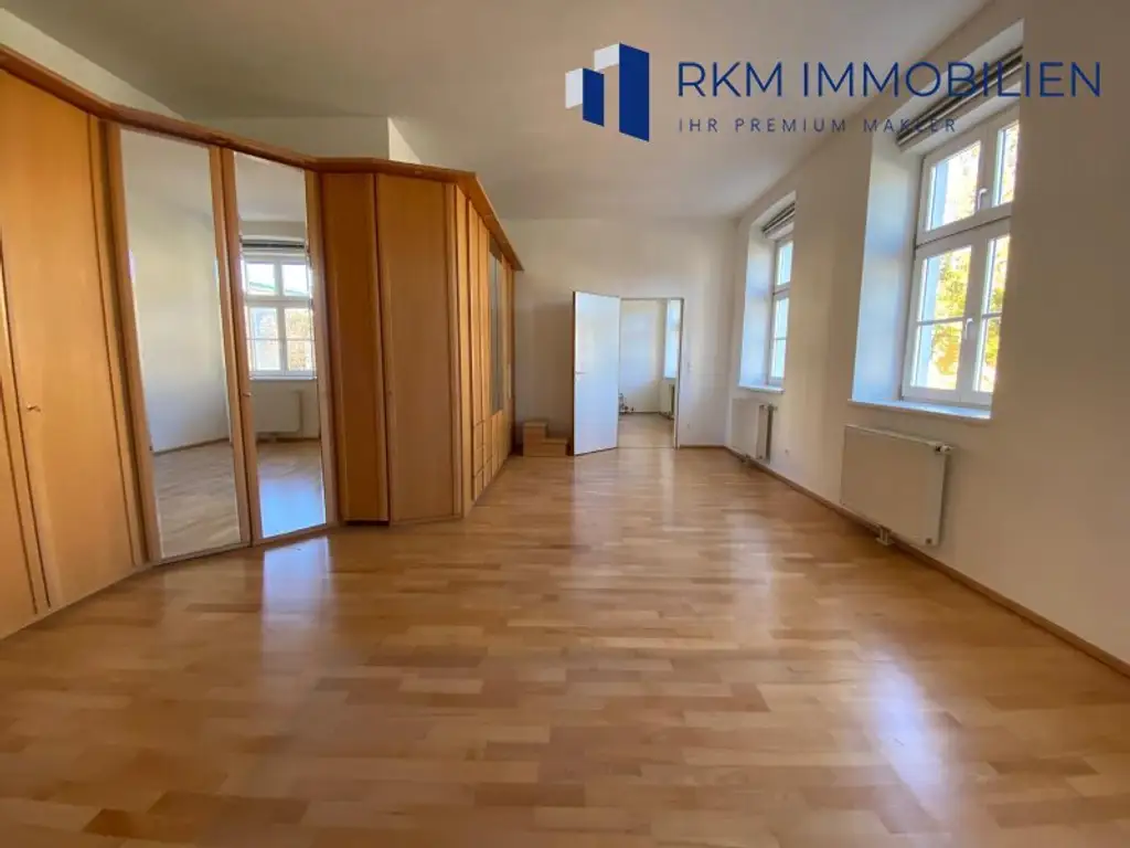 Exklusive Dachgeschosswohnung in Toplage des 17. Bezirks - mit Lift und Garage