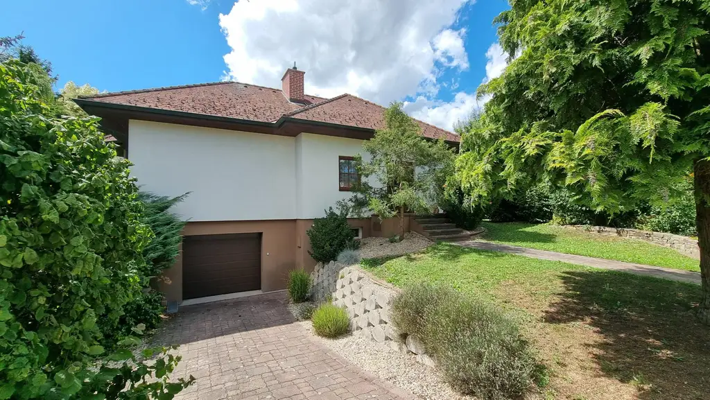 Gepflegter Bungalow mit großem Grundstück in Linsberg