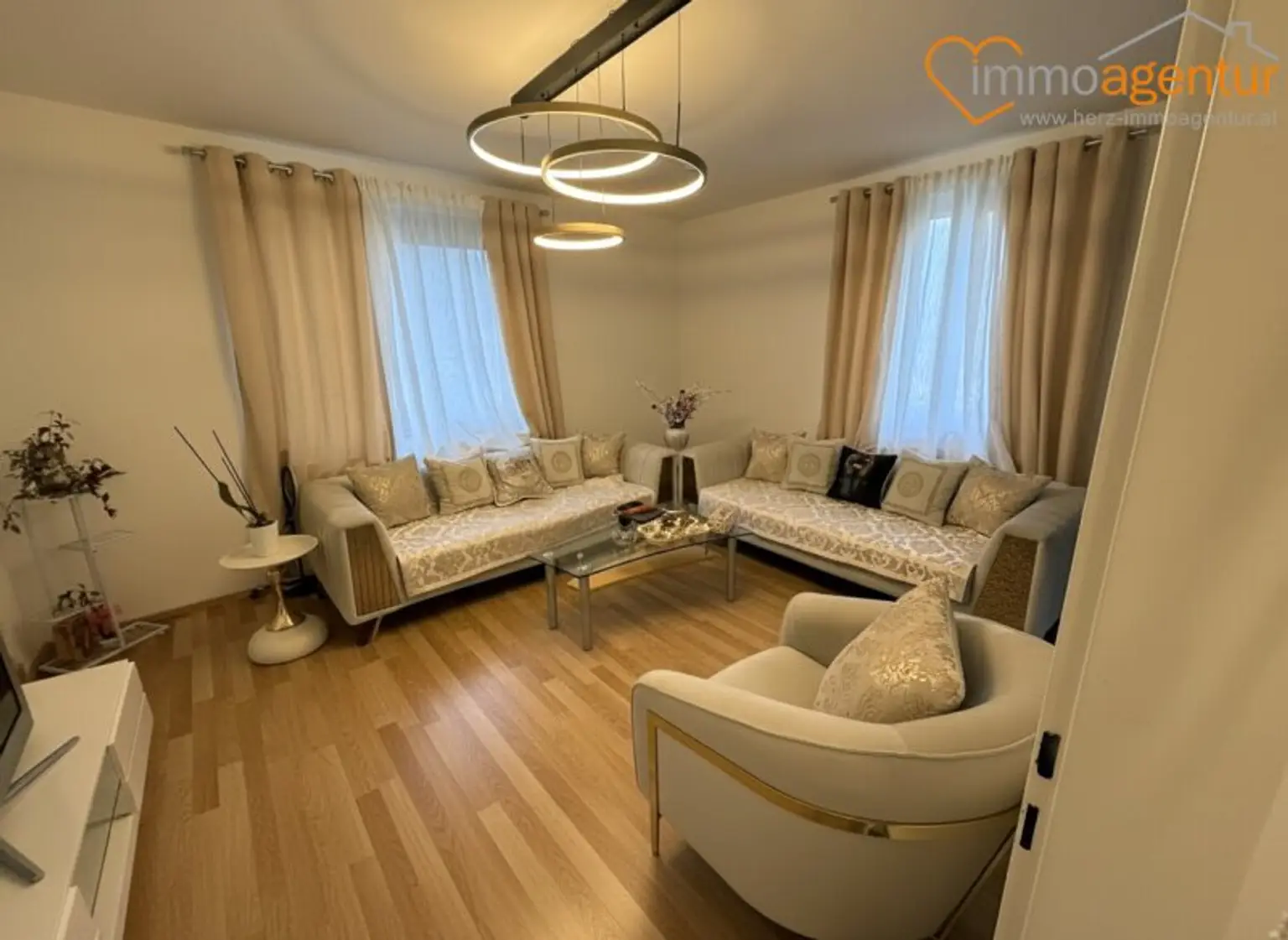 Gepflegtes Zweifamilienhaus mit stabilen Einnahmen & Potenzial, in Engelhartszell