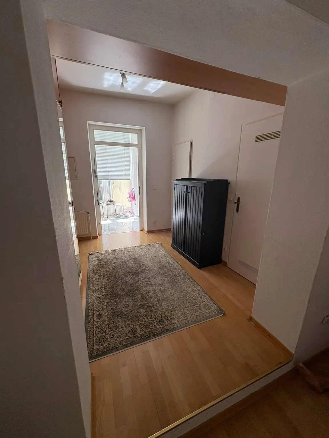 Schöne Wohnung mit 4 Zimmer + großer Terrasse!