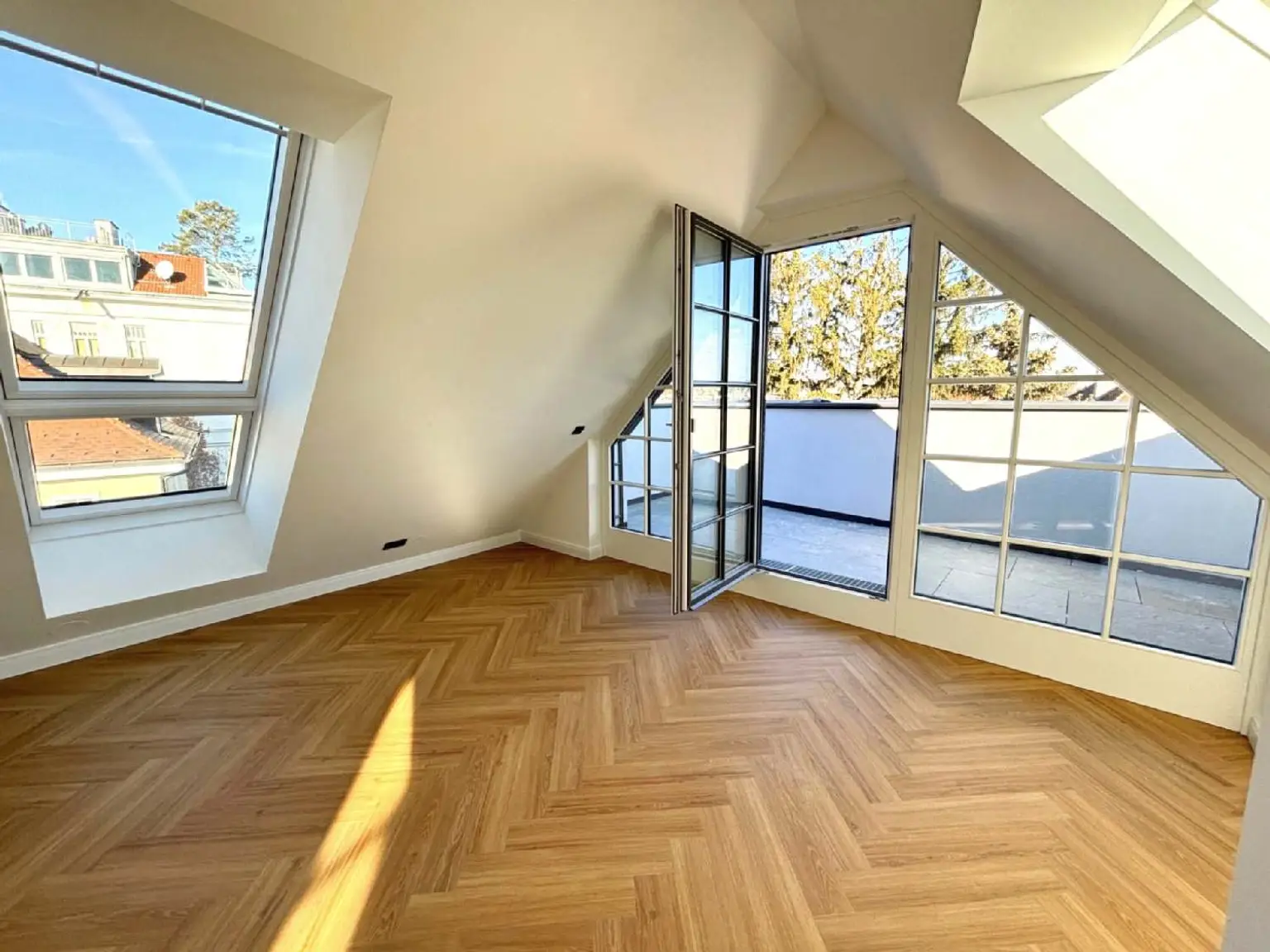 Stilvolle Dachmaisonette mit 3 Terrassen in neu errichteter Stilvilla + Garage 1180 Wien