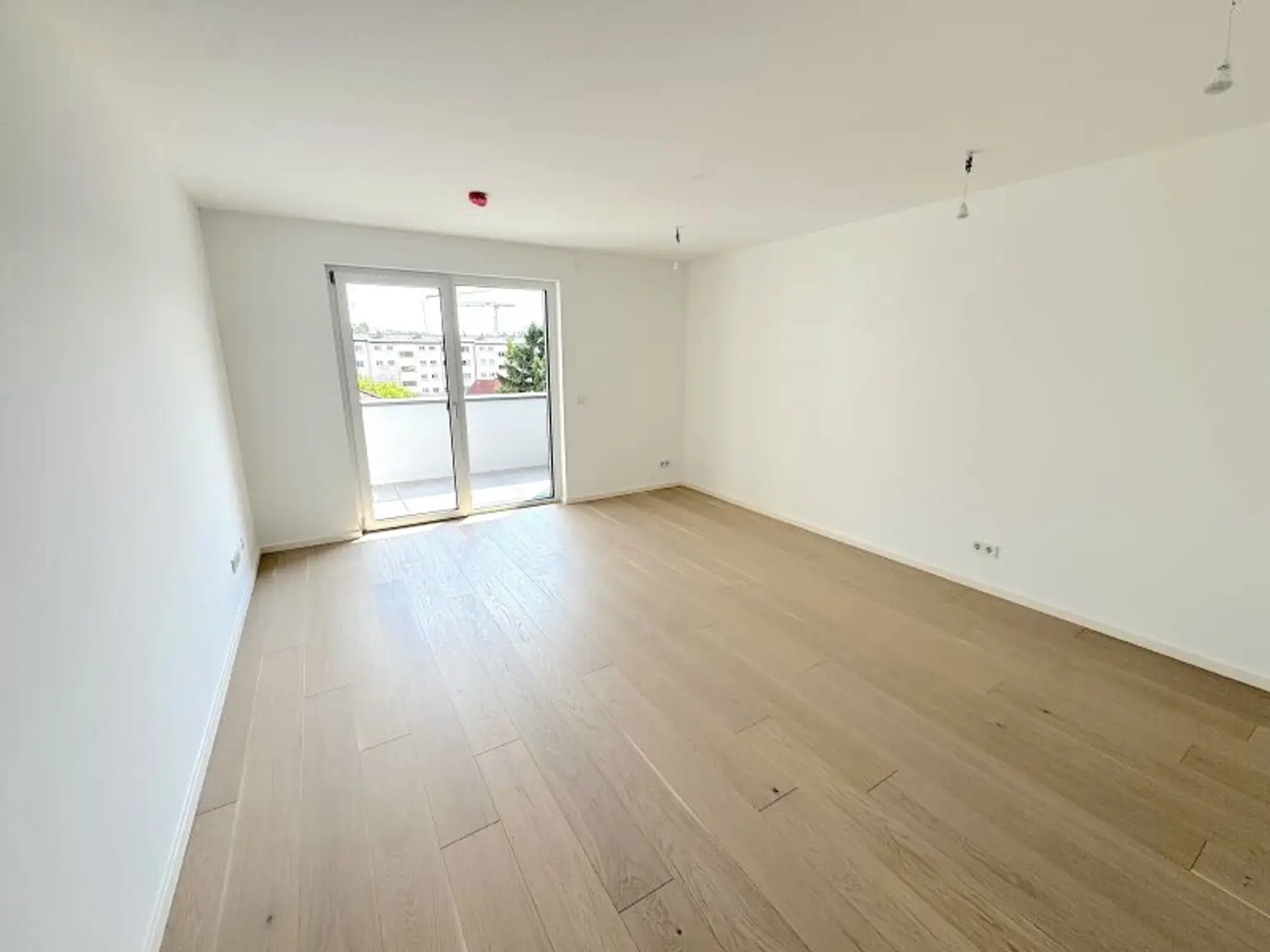 EIGENGRUND NÄHE ALTE DONAU – FREIFLÄCHEN - LUFTWÄRMEPUMPE – KELLER – GARAGE – U-BAHN!