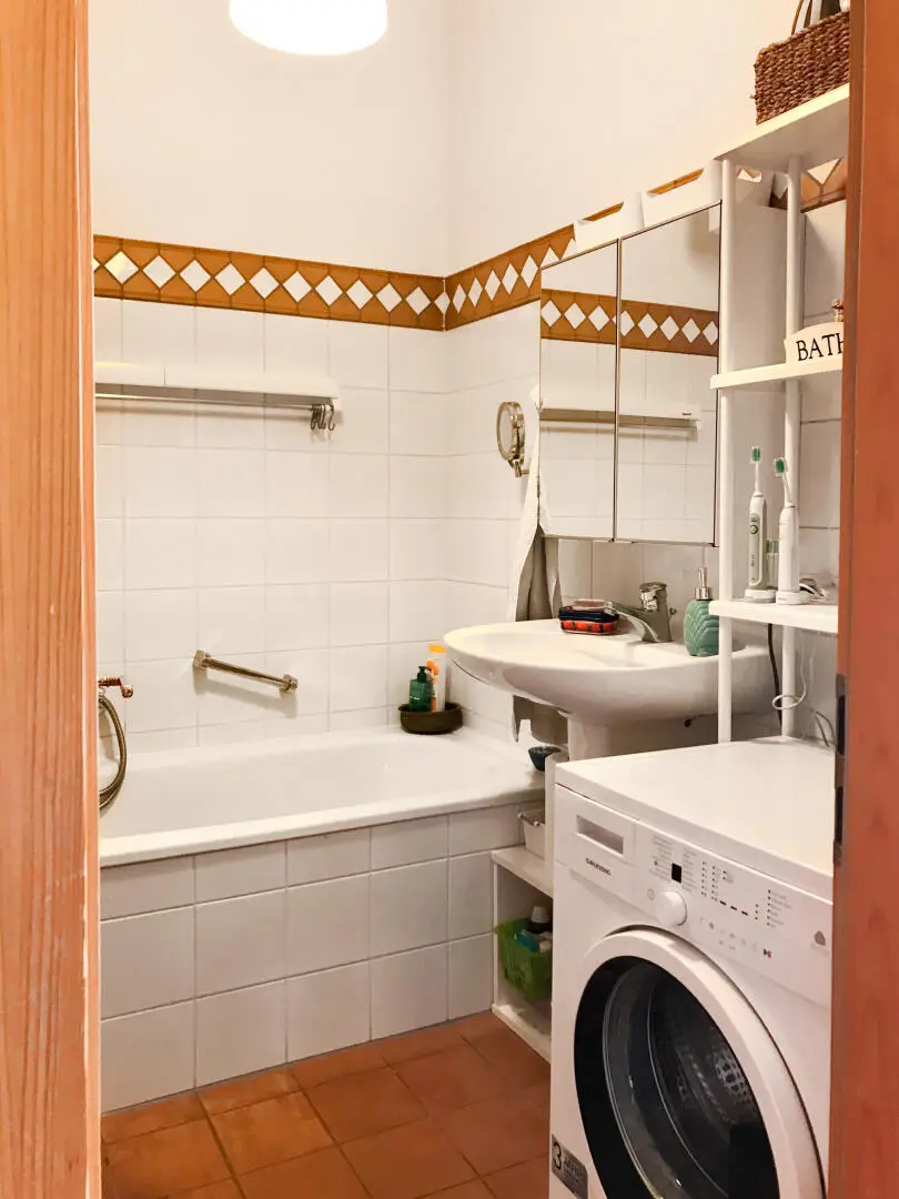 Charmante 3-Zimmer-Dachgeschosswohnung mit Lift am Opernring – Urbanes Wohnen im Herzen von Graz