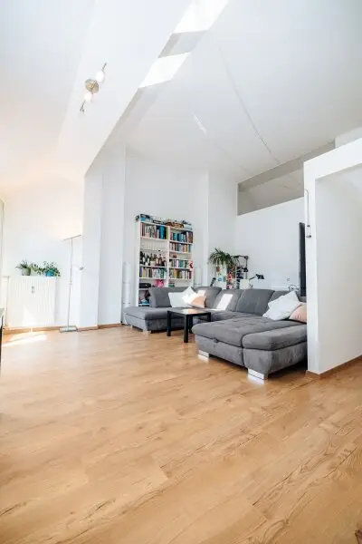 AB 01. OKTOBER I NAHE INNENSTADT I LICHTDURCHFLUTET I ATTRAKTIVE LAGE I MIT BADEWANNE I WG-GEEIGNET I HAUSTIERE ERLAUBT I PROJEKT WOHNEN I