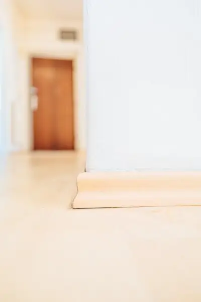 GEIDORF I UNSANIERTER WOHNJUWEL I RUHIGE LAGE MIT GRÜNBLICK I HOHE RÄUME I ALTBAUCHARME MIT PARKETT I BAD MIT  BADEWANNE I PROJEKT WOHNEN