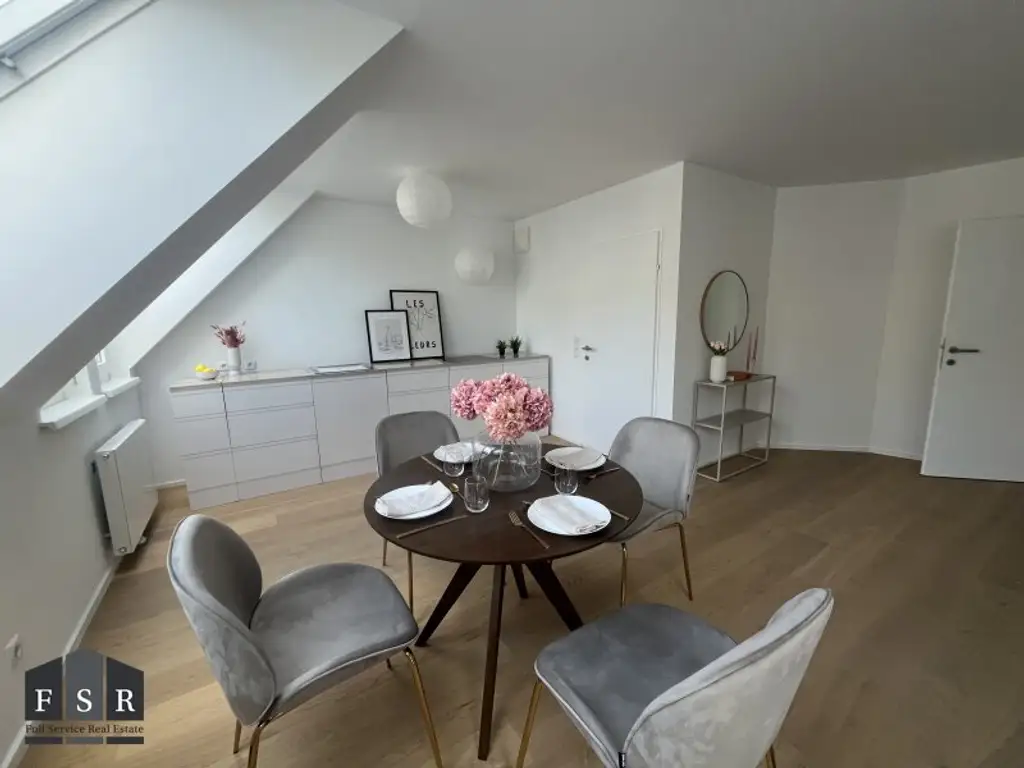 GENERALSANIERTE 3 Zimmer DG-Maisonette in wunderschönen Neubauhaus - nahe der Währinger Straße und dem Kutschkermarkt - Garage optional