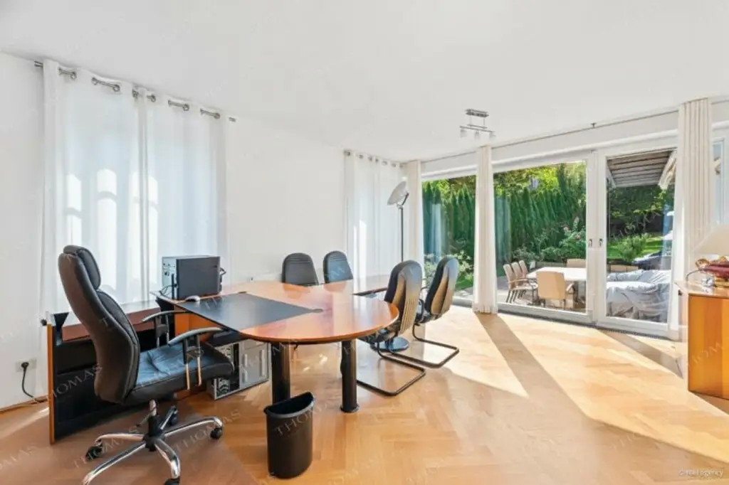 Exklusive Döblinger Villa mit Blick über Wien & die Neustifter Weinberge!