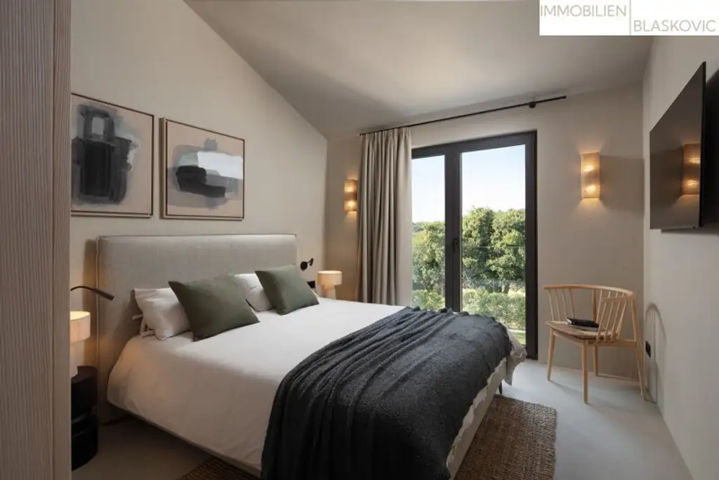 Luxus-Villa mit beheiztem Pool und Wellnessbereich in Vrsar - Erstbezug mit Top-Ausstattung!