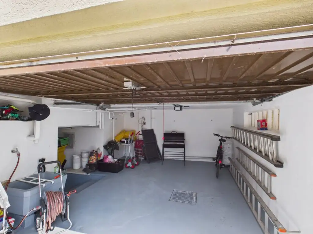 Traumhaus in Ternitz: 5 Zimmer, Garten, Pool & Garagen für nur 299.000 €!