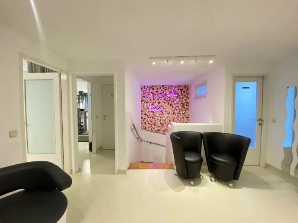 BÜRO oder ORDINATION + U3 Nähe + ca. 100m² TERRASSE + PERFEKTE Lage + SUPER Infrastruktur!