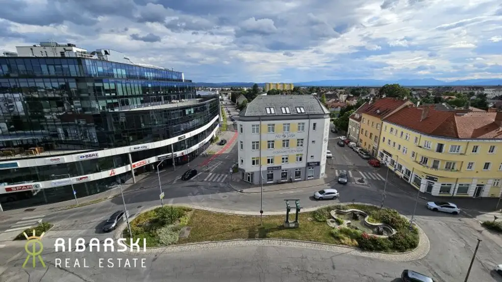 Fast wie ein Penthouse der 70er Jahre - großzügige Wohnung mit 4 Zimmern und drei Loggien - Garage inklusive