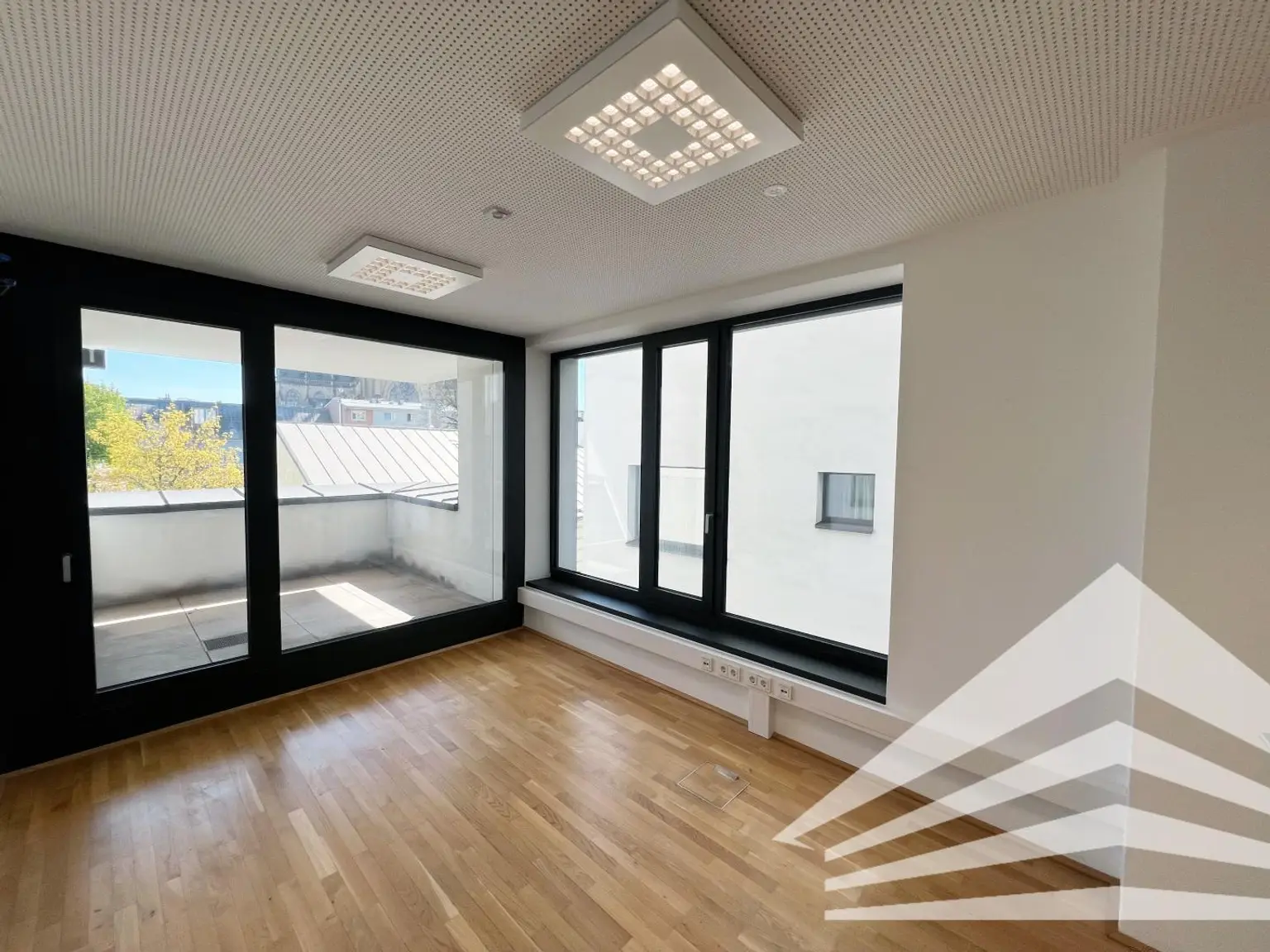 Ansicht Büro Bestand mit Loggia