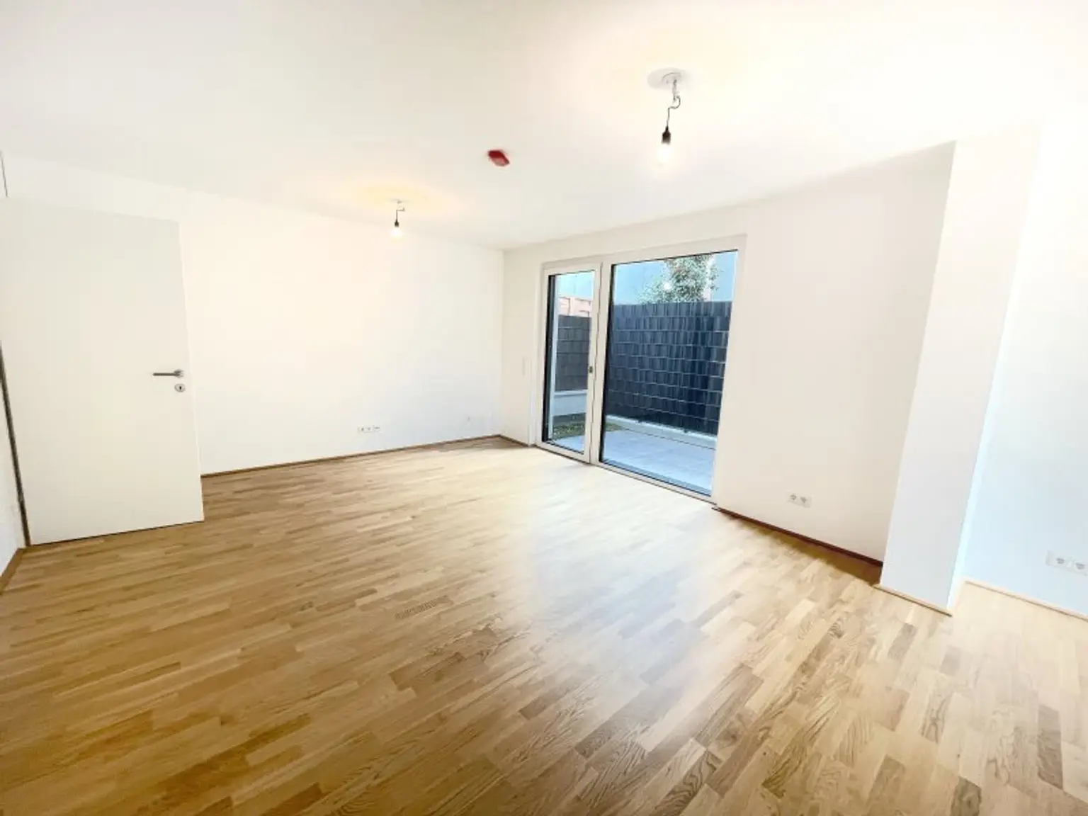 Einmalige Chance: Modernes Townhouse mit zwei Eingängen!