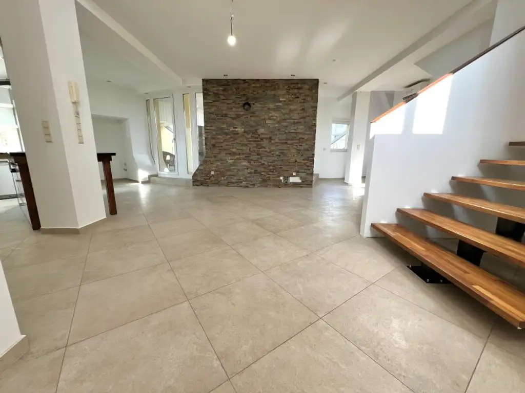 Hier bleiben keine Wünsche offen - Exklusive Maisonette mit 44m² Terrasse nahe Naschmarkt zu mieten!