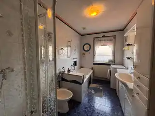 Badezimmer 2
