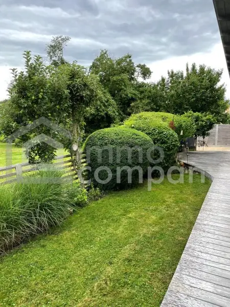 Bungalow in einmaliger Lage in Attersee Ort. 155m² Luxus mit kleinem Garten und großer Terrasse!