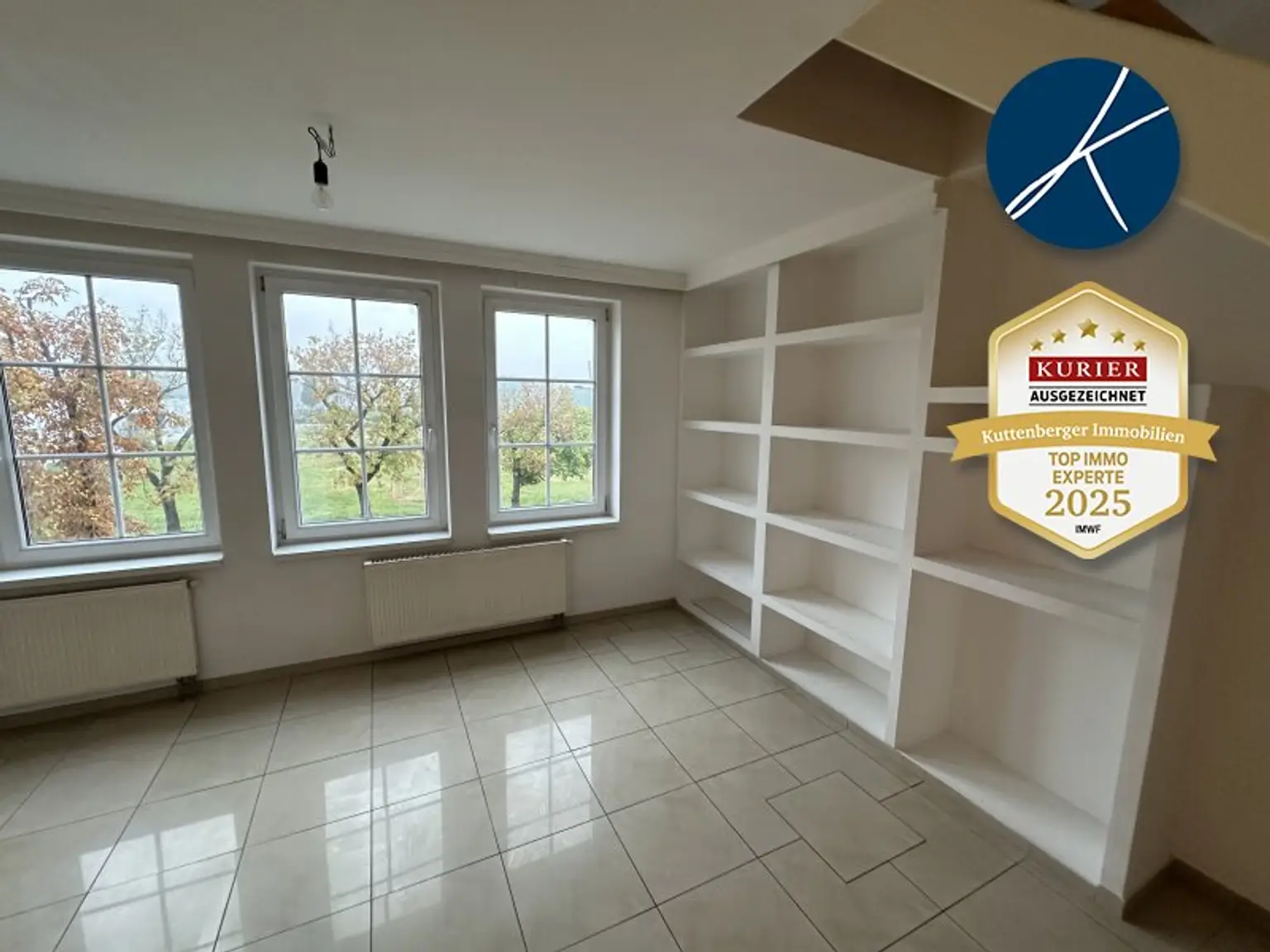Großzügige Maisonette-Wohnung mit Parkplatz in zentraler Wohnlage