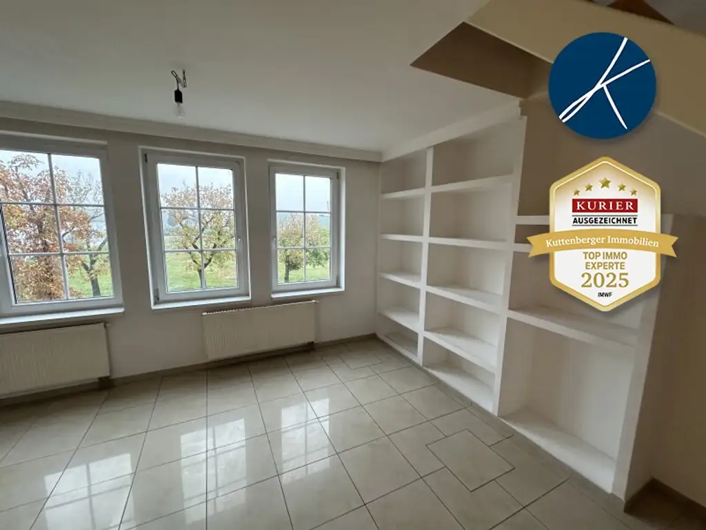Großzügige Maisonette-Wohnung mit Parkplatz in zentraler Wohnlage