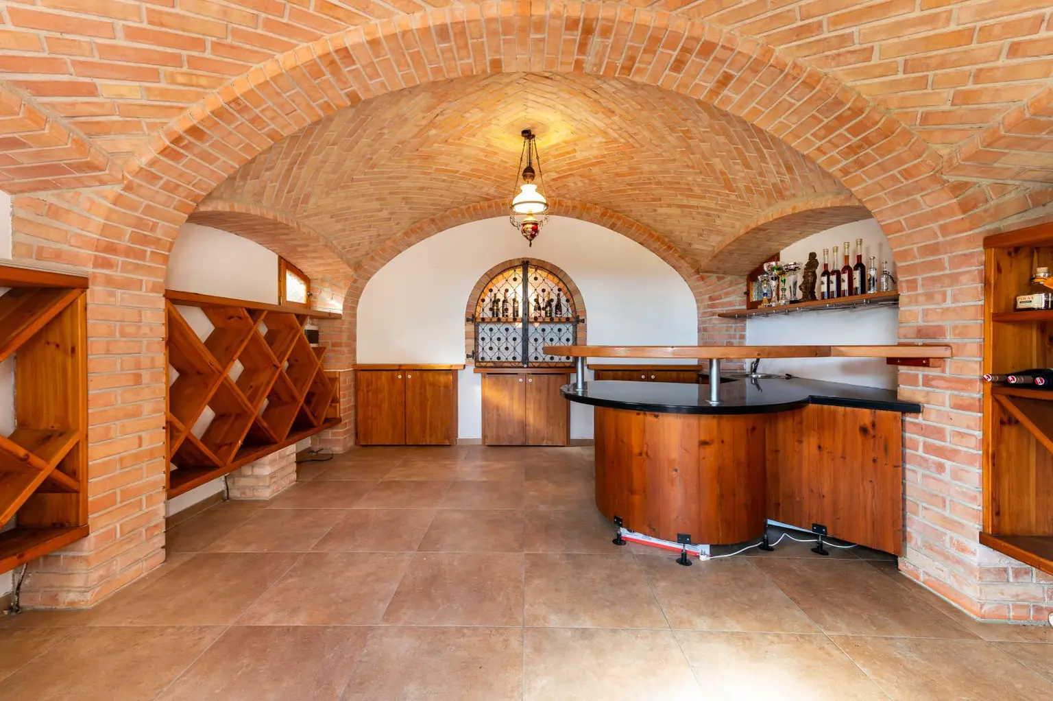 Weinkeller im Winzerhaus