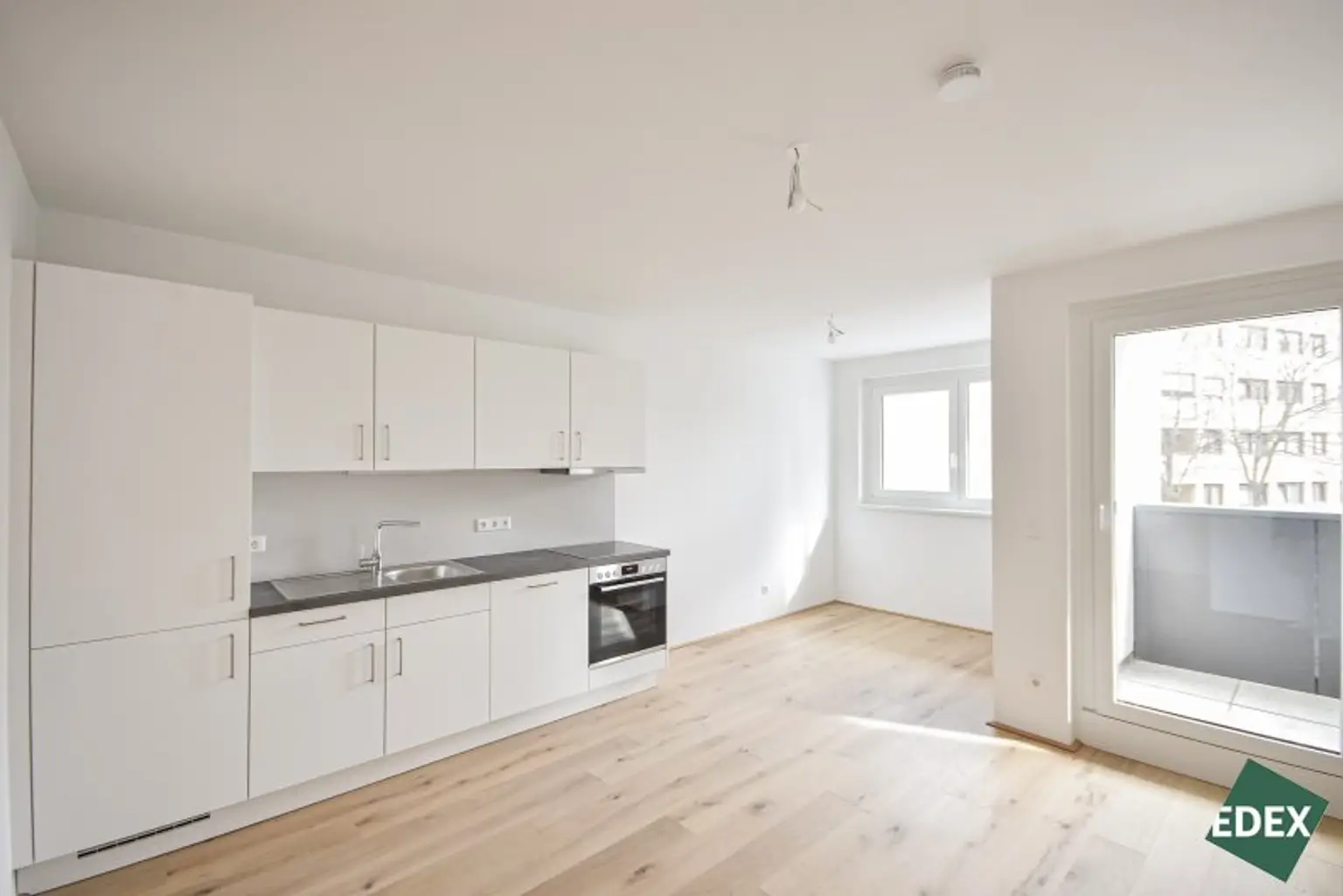 Helle 2-Zimmer-Wohnung mit Loggia nahe U3 – Bezug ab Dezember