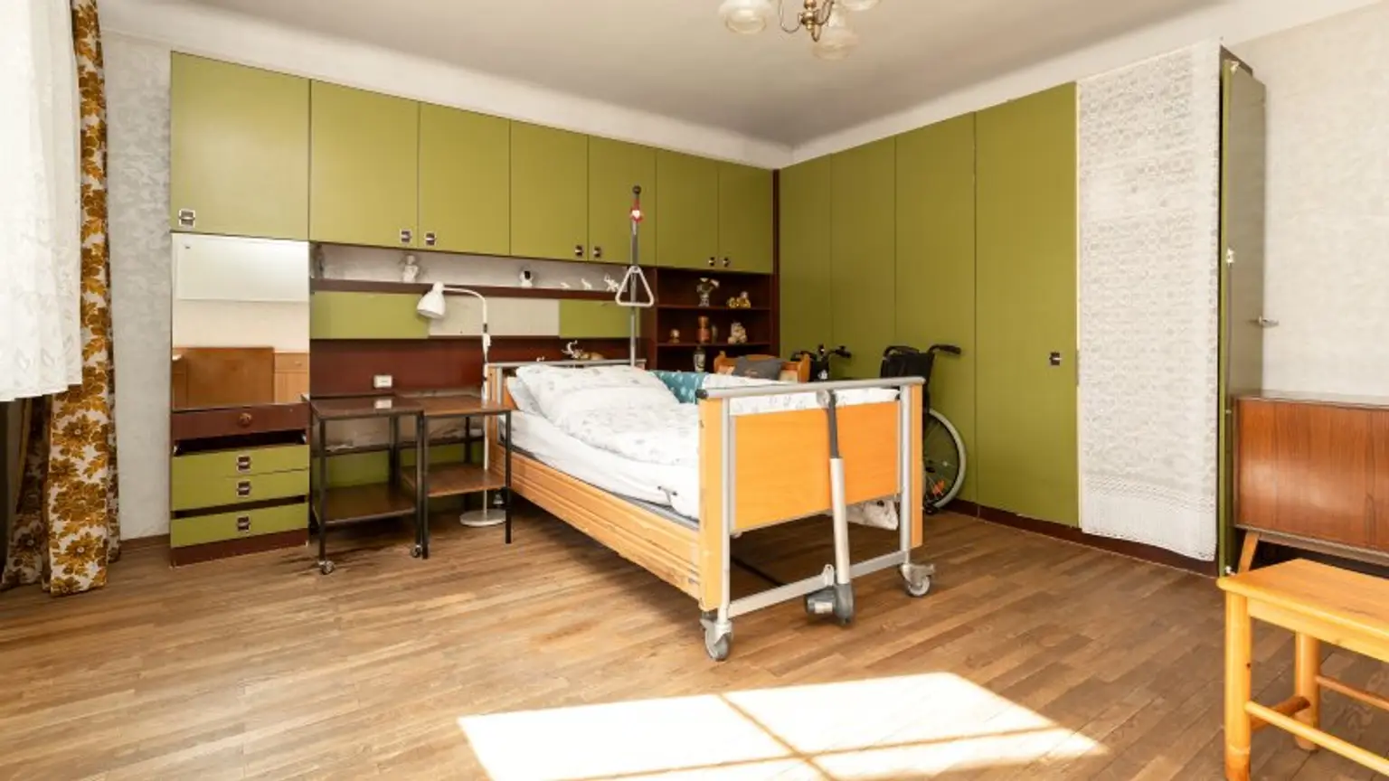 Sanierungsbedürftiges Haus in Untersiebenbrunn! Rohdachboden mit Ausbaupotential!