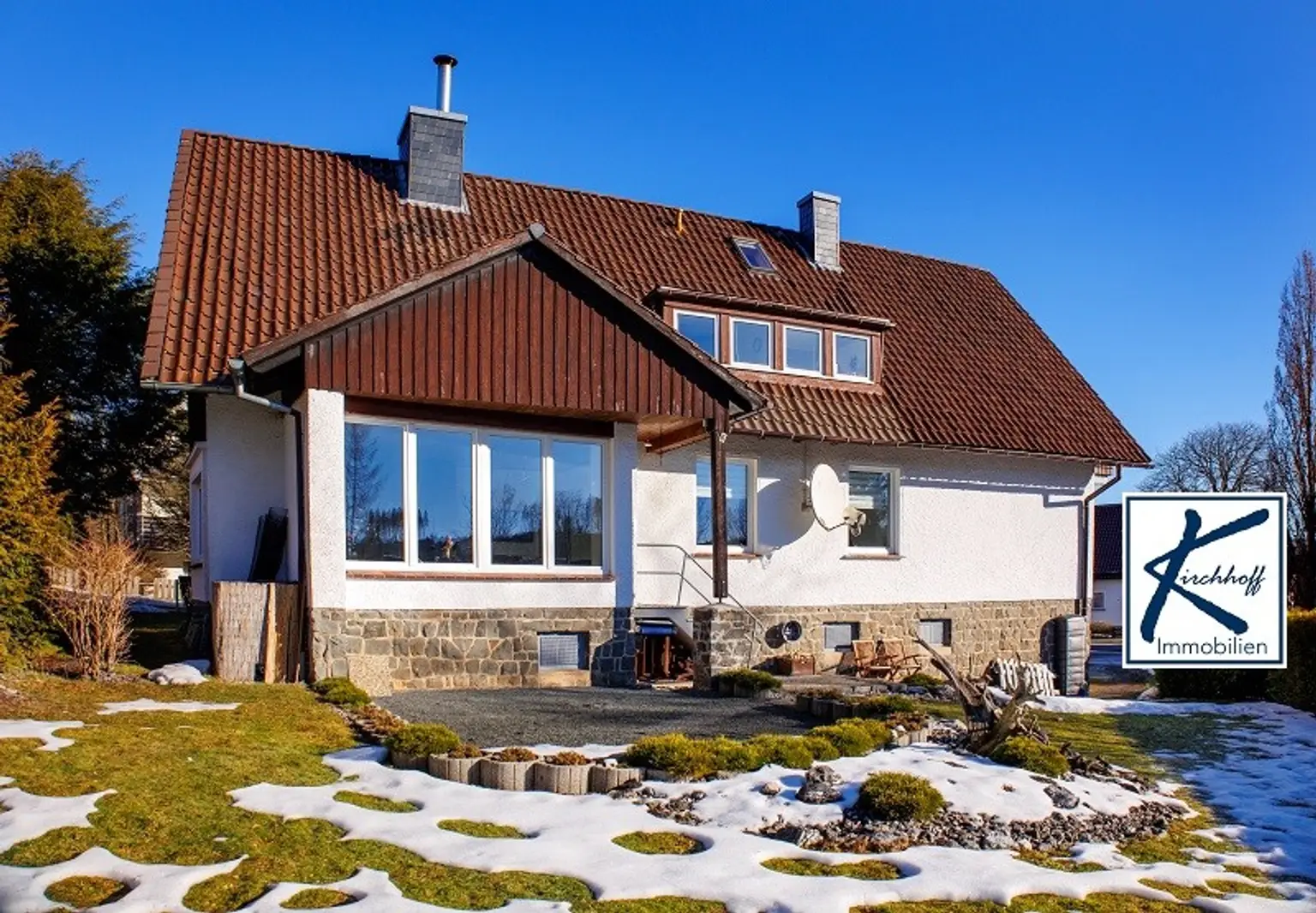 Südansicht mit Terrasse