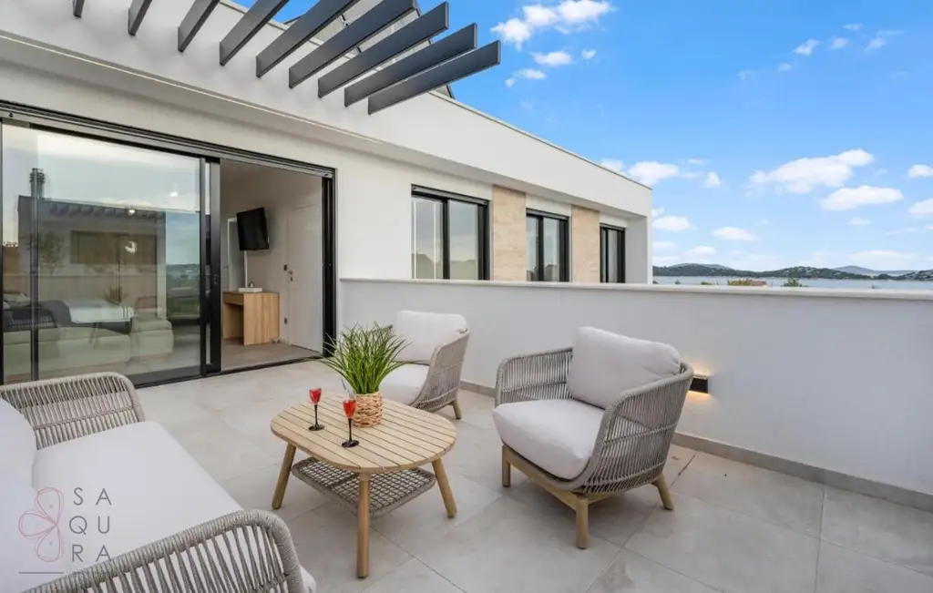 Elegante Villa in Tribunj – Mediterranes Leben mit Investitionswert