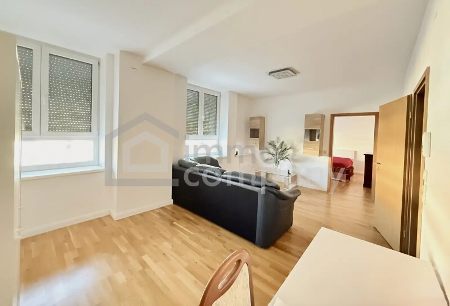 Räumige und helle Wohnung zu vermieten