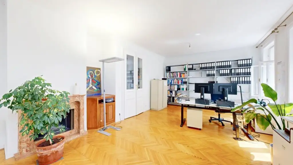 Büro/Praxis im klassischen Altbau | 85 m² mit 2 Räumen | sehr gute Infrastruktur