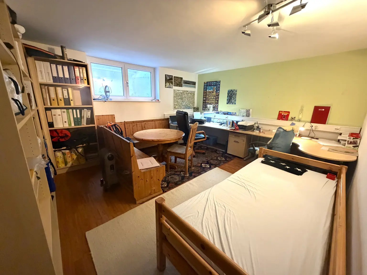 Zimmer 1 Büro UG