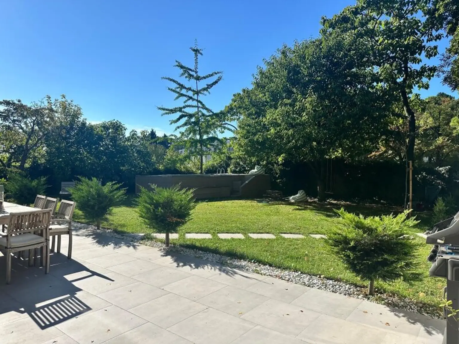Exklusive und Top sanierte Gartenwohnung