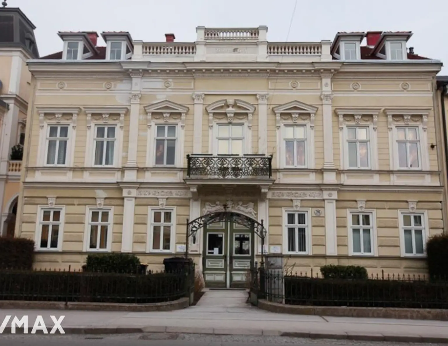 Exklusive, traumhafte Dachgeschosswohnung mit großer Terrasse