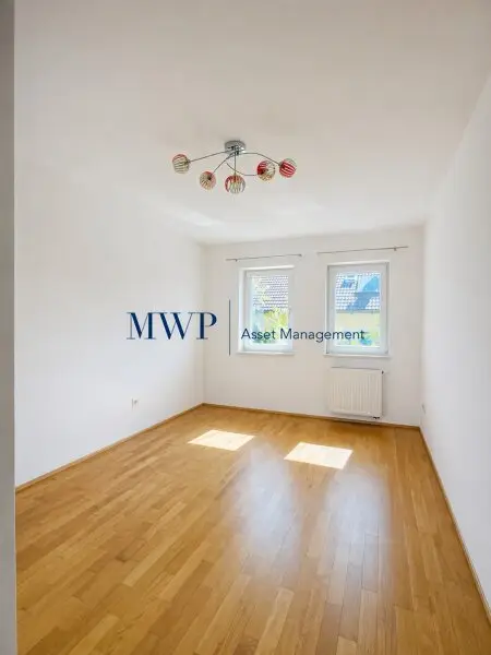 Freistehendes Einfamilienhaus mit 6-Zimmern plus Keller in Esslinger Ruhelage – diskret gelegen auf Eigengrund