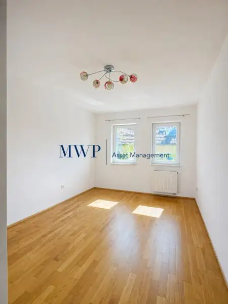 Freistehendes Einfamilienhaus mit 6-Zimmern plus Keller in Esslinger Ruhelage – diskret gelegen auf Eigengrund