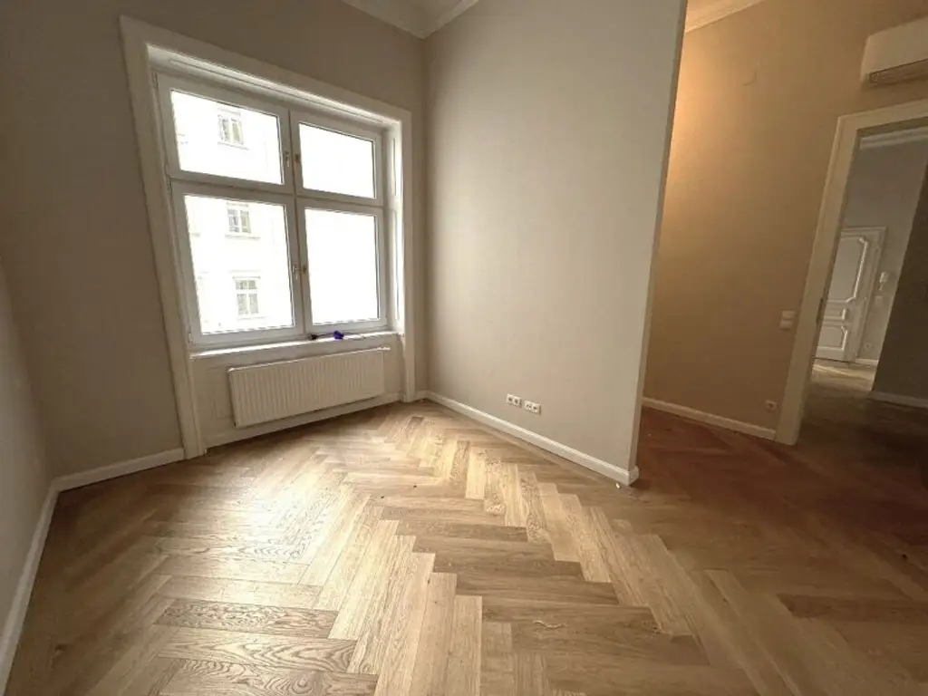 MÖLLWALDPLATZ, U1-NÄHE, 124 m2 ALTBAU, Wohnküche, 2 Zimmer, klimatisiert, 2 Bäder, Parketten, Loggia, 1. Liftstock, provisionsfrei