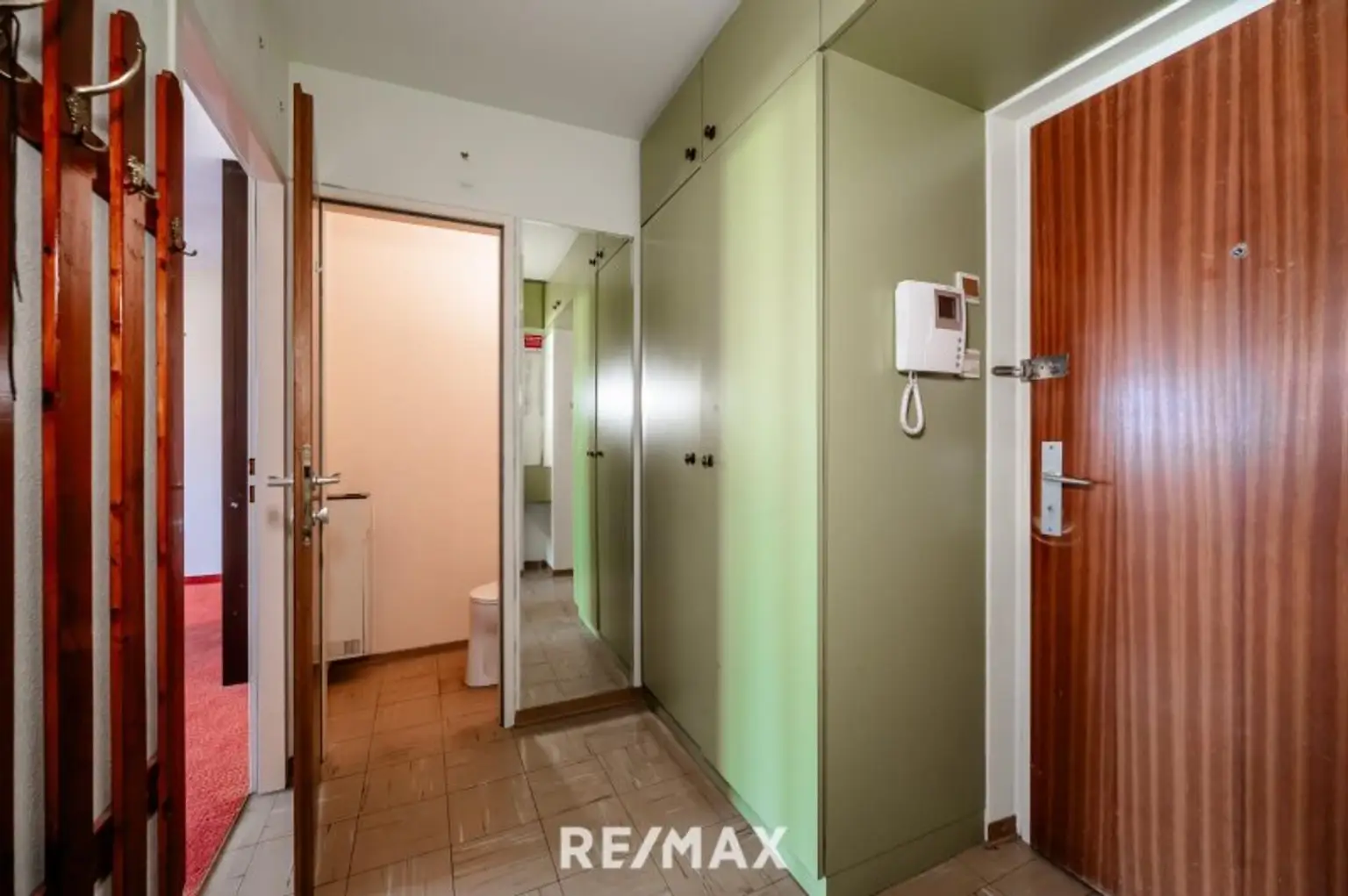 Helle 2-Zimmer-Wohnung mit Innenhofblick und eigenem Parkplatz