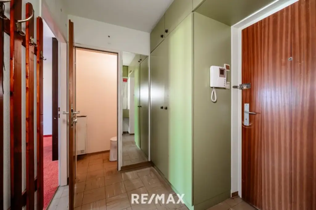 Helle 2-Zimmer-Wohnung mit Innenhofblick und eigenem Parkplatz