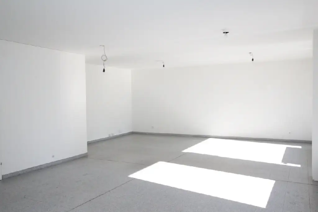 4% BAR-Rendite! Befristet vermietetes Geschäftslokal mit Fensterfläche bis 09/2029