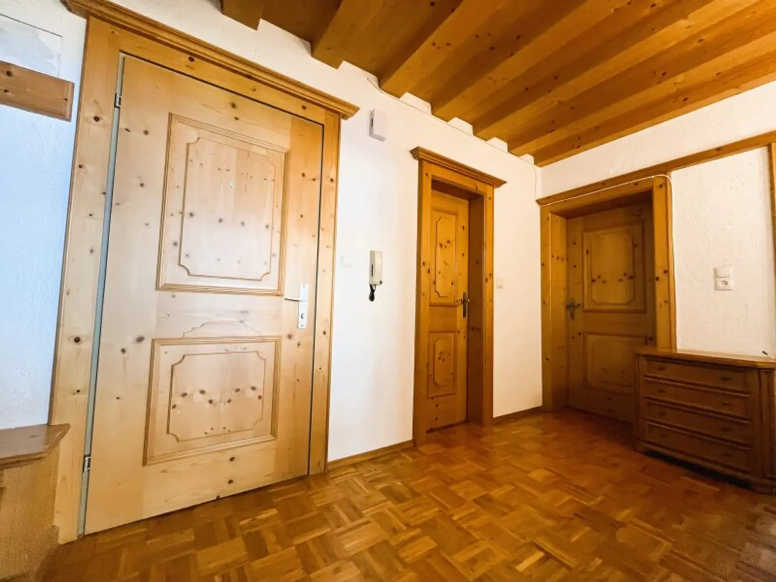 HÖTTING: Charmante, gut eingeteilte 4 -Zimmer Wohnung in BESTLAGE mit Balkon ab sofort zu kaufen!