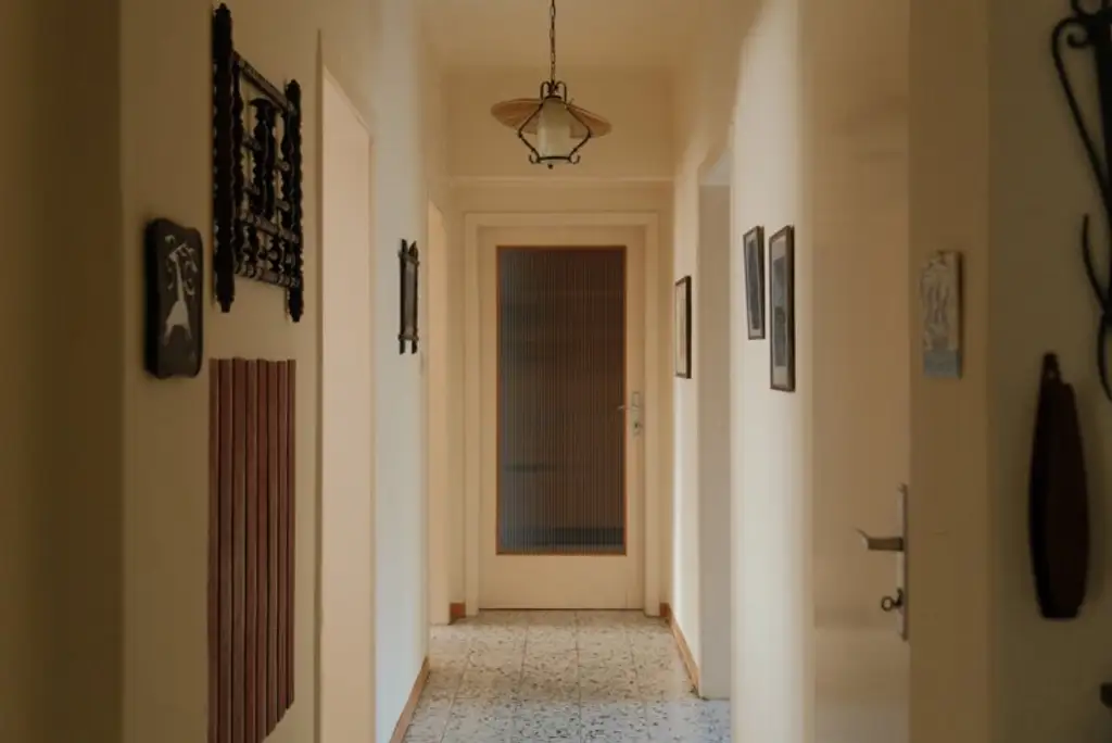 Zistersdorf: A5 - Nähe: großzügiges Wohnhaus ( 2 Wohneinheiten ) mit traumhaften Garten, Garage und Werkstatt