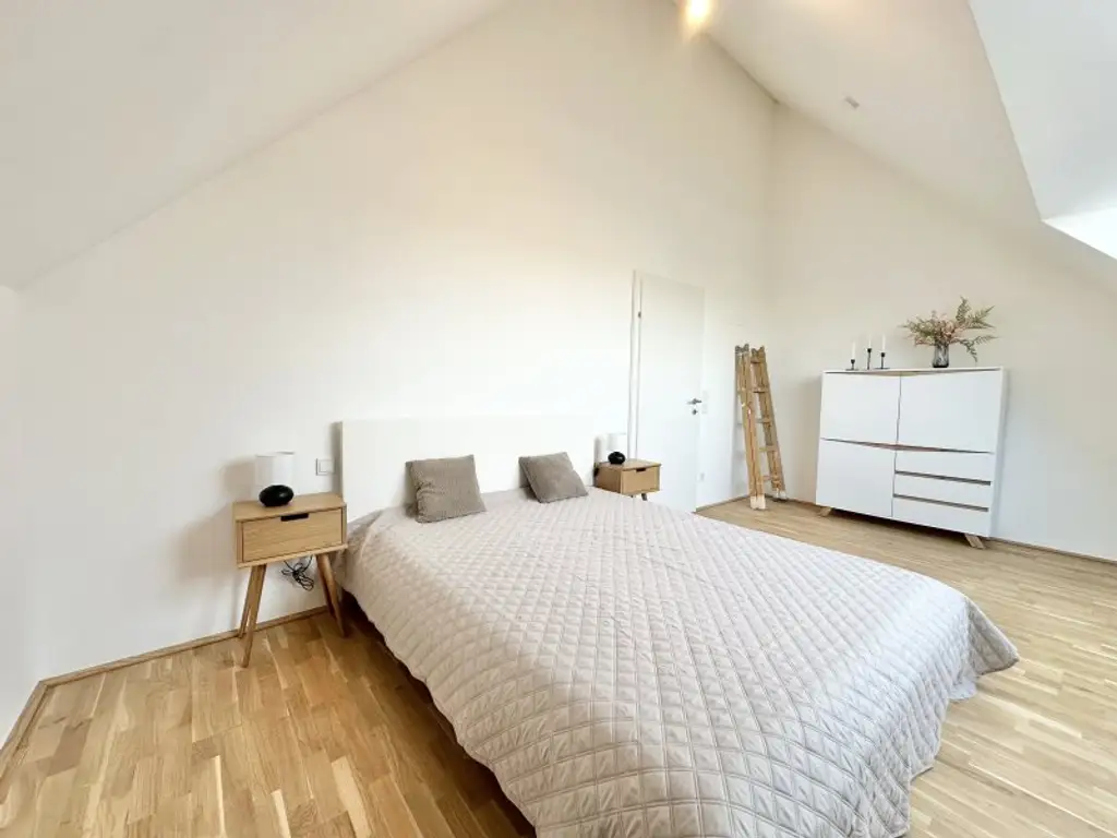 Hier müssen Sie schnell sein - AB SOFORT BEZIEHBAR!! Tolle 3 Zimmerdachgeschosswohnung + zwei Terrassen! Absolute Toplage! U1 Kagranerplatz!!