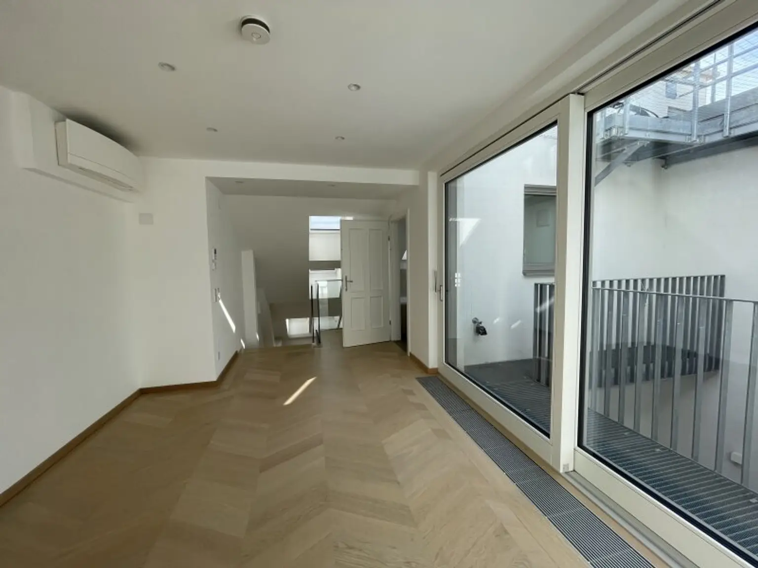 4 Zimmer-Maisonetten-Wohnung mit einer Terrasse und Studio