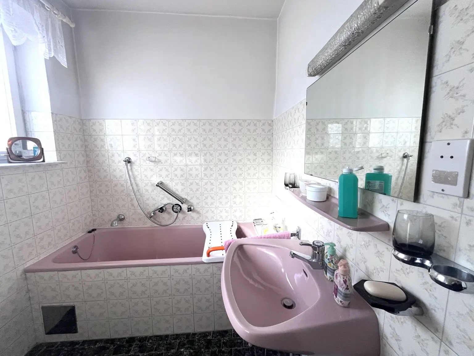 Schönes Einfamilienhaus mit Gartenparadies