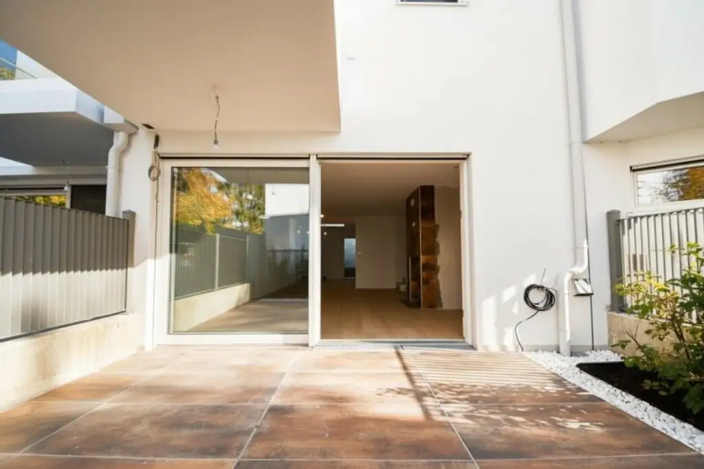 THE UNIQUE HILL SIDE RESIDENCES